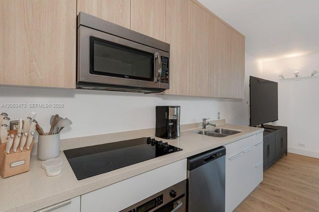 2301 Collins Avenue 541, Miami Beach, FL 33139