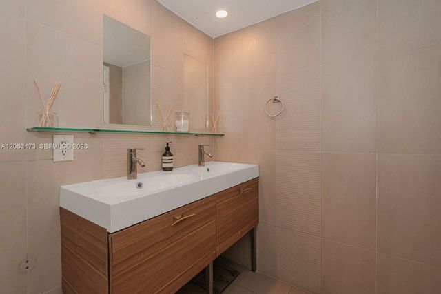 2301 Collins Avenue 541, Miami Beach, FL 33139