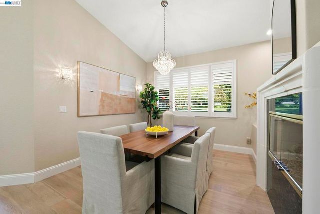 7880 La Quinta Ct, Pleasanton, CA 94588