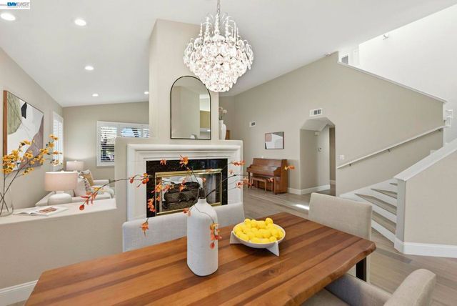 7880 La Quinta Ct, Pleasanton, CA 94588