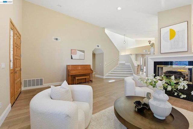 7880 La Quinta Ct, Pleasanton, CA 94588