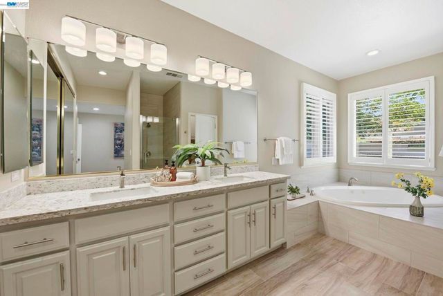 7880 La Quinta Ct, Pleasanton, CA 94588