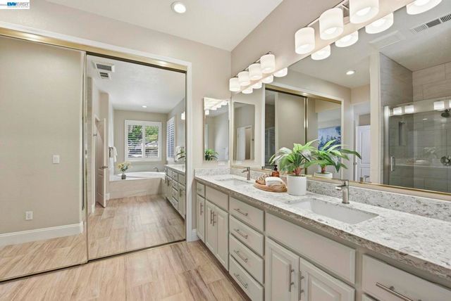 7880 La Quinta Ct, Pleasanton, CA 94588