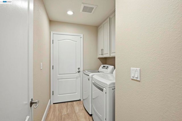 7880 La Quinta Ct, Pleasanton, CA 94588