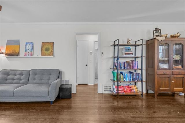 5526 Linden Street, Roeland Park, KS 66205