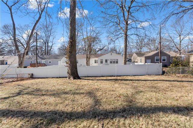 5526 Linden Street, Roeland Park, KS 66205