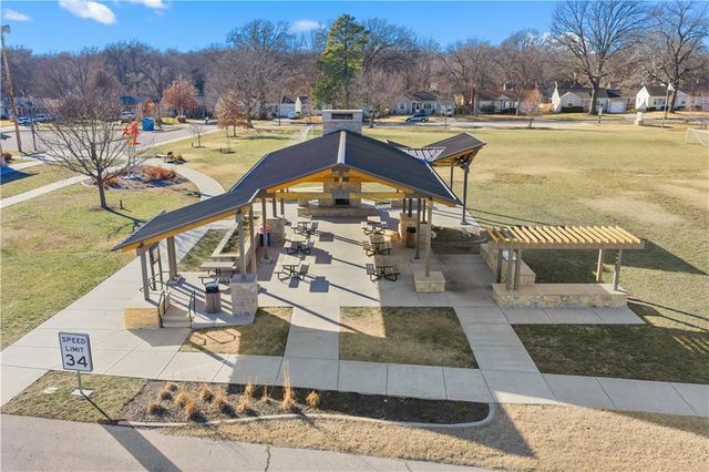 5526 Linden Street, Roeland Park, KS 66205