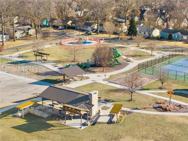 5526 Linden Street, Roeland Park, KS 66205