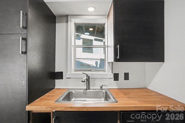 415 W 7th Street H, Charlotte, NC 28202