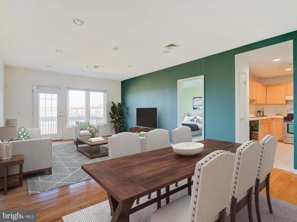 401 N Front St Apt 3B, Philadelphia, PA 19123