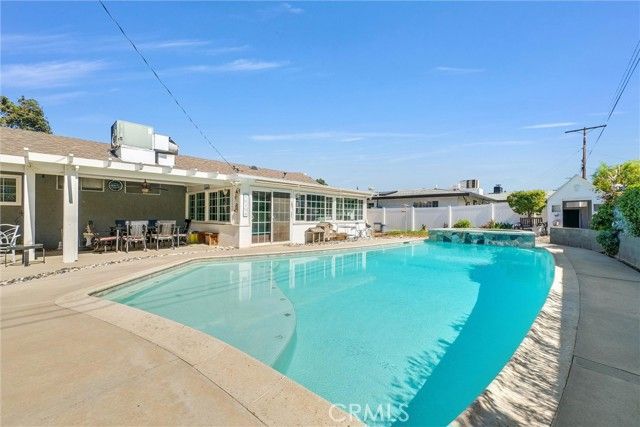 350 E Hacienda, Corona, CA 92879