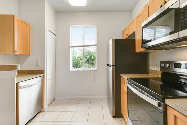 11035 Legacy Boulevard 302, Palm Beach Gardens, FL 33410