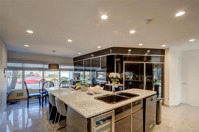 12 Combes Avenue, Rockville Centre, NY 11570