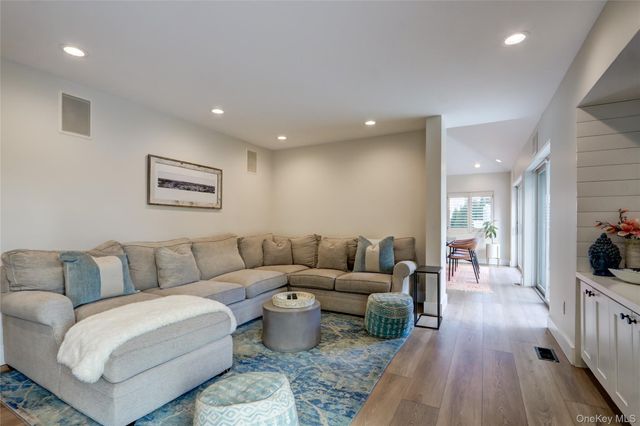 12 Combes Avenue, Rockville Centre, NY 11570