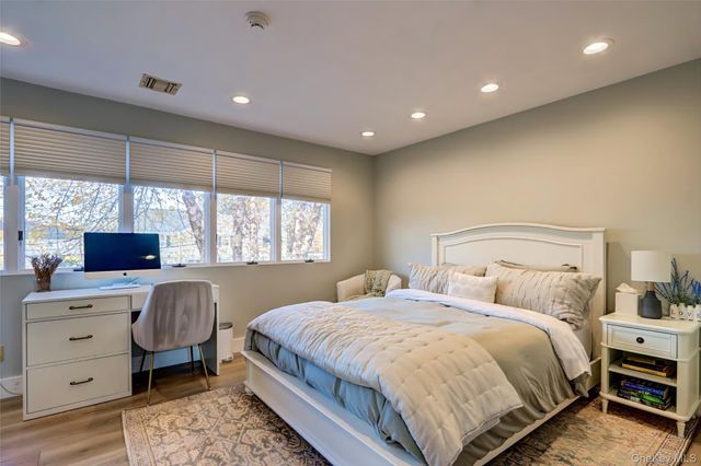 12 Combes Avenue, Rockville Centre, NY 11570