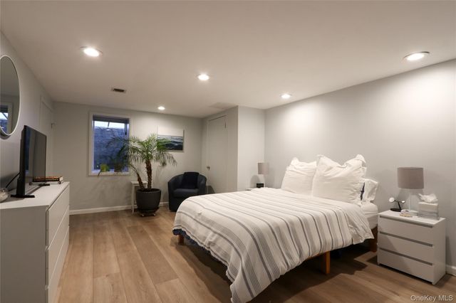 12 Combes Avenue, Rockville Centre, NY 11570