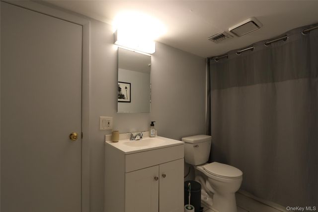 12 Combes Avenue, Rockville Centre, NY 11570