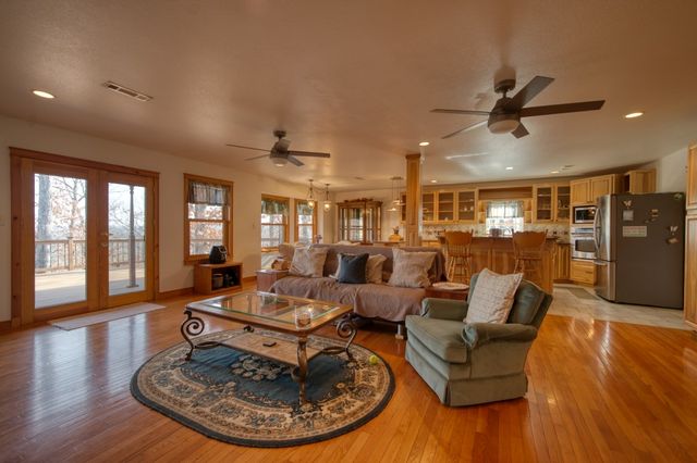 3858 Mundell Road, Eureka Springs, AR 72631