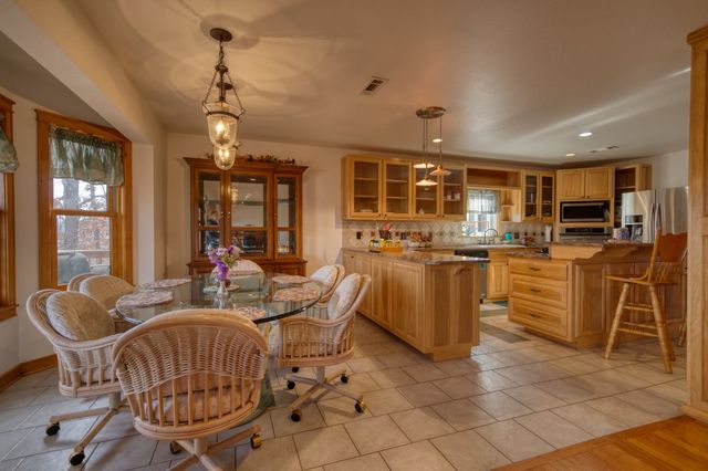 3858 Mundell Road, Eureka Springs, AR 72631