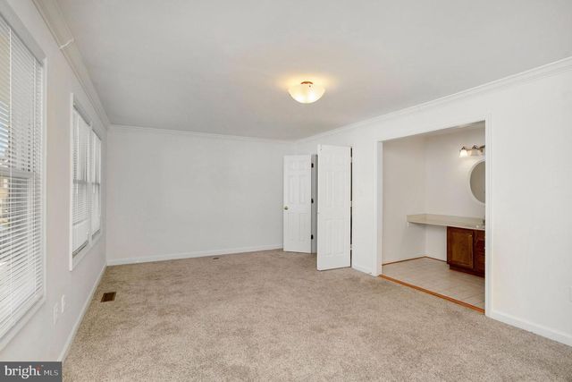 12158 SALEMTOWN DR, Woodbridge, VA 22192