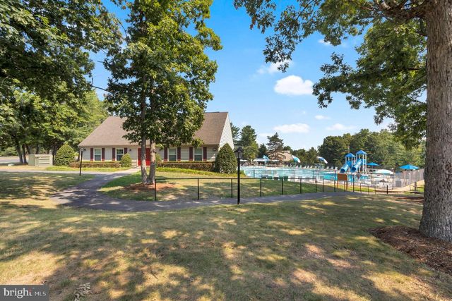 12158 SALEMTOWN DR, Woodbridge, VA 22192