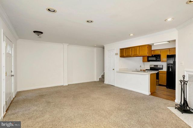 12158 SALEMTOWN DR, Woodbridge, VA 22192