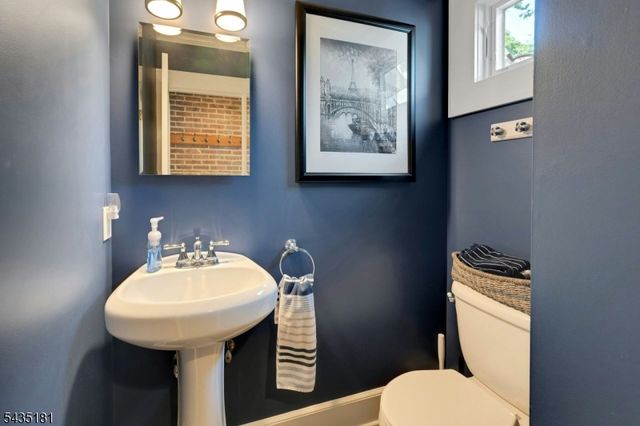 62 Southern Slope Dr, Millburn Twp., NJ 07041