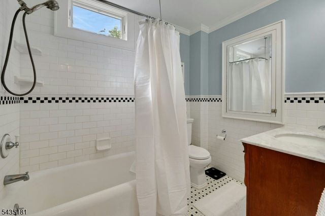 62 Southern Slope Dr, Millburn Twp., NJ 07041