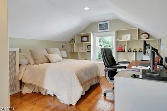62 Southern Slope Dr, Millburn Twp., NJ 07041