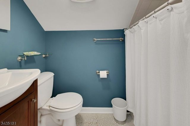 62 Southern Slope Dr, Millburn Twp., NJ 07041