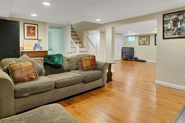 62 Southern Slope Dr, Millburn Twp., NJ 07041