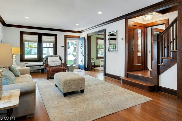 62 Southern Slope Dr, Millburn Twp., NJ 07041