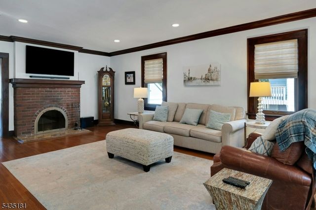 62 Southern Slope Dr, Millburn Twp., NJ 07041