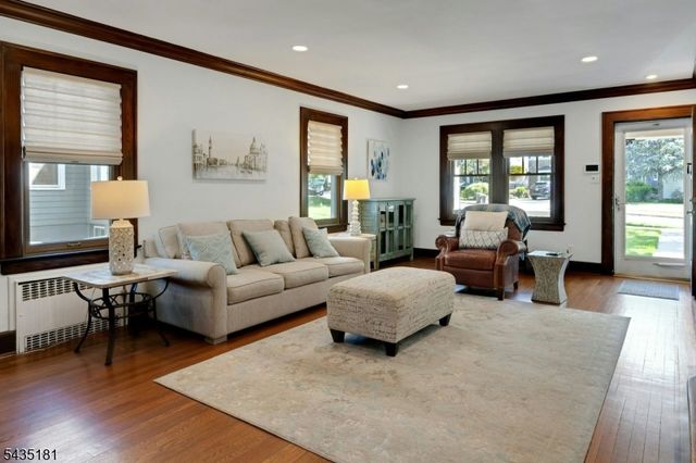 62 Southern Slope Dr, Millburn Twp., NJ 07041