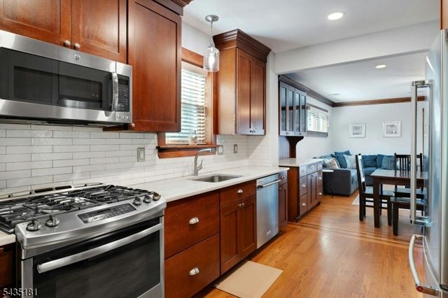 62 Southern Slope Dr, Millburn Twp., NJ 07041
