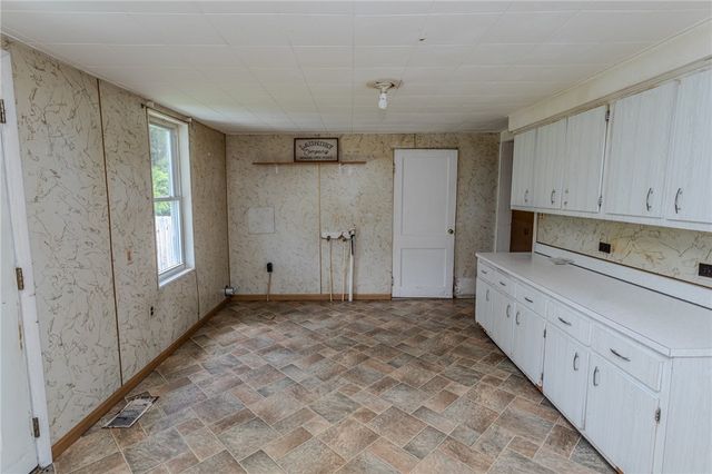3 Pottstown St, Dunbar, PA 15431
