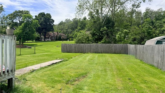 3 Pottstown St, Dunbar, PA 15431