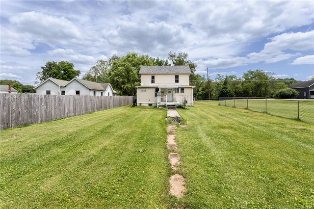 3 Pottstown St, Dunbar, PA 15431