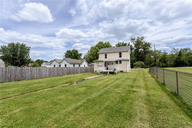 3 Pottstown St, Dunbar, PA 15431