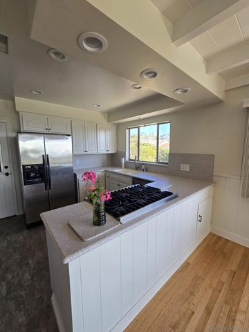 5531 Ladybird Ln, La Jolla, CA 92037