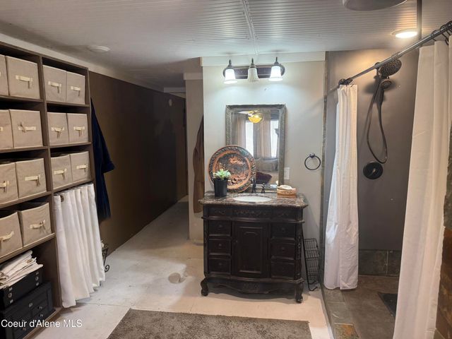 11776 N Hauser Lake RD, SPC 6, Hauser, ID 83854