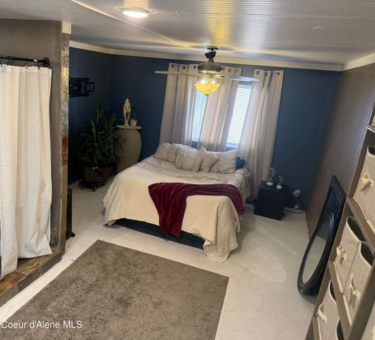 11776 N Hauser Lake RD, SPC 6, Hauser, ID 83854