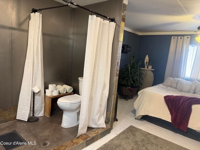 11776 N Hauser Lake RD, SPC 6, Hauser, ID 83854