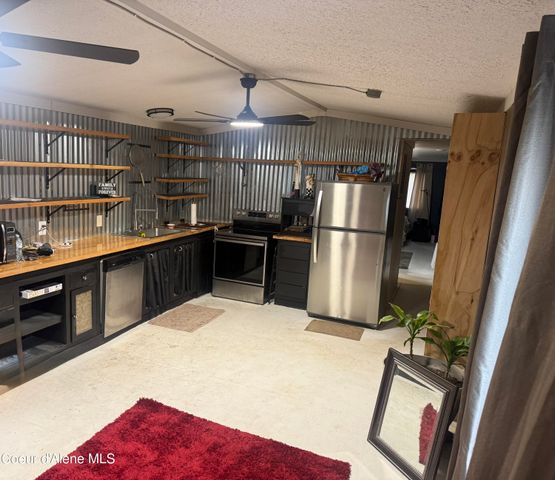 11776 N Hauser Lake RD, SPC 6, Hauser, ID 83854