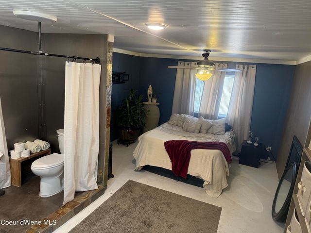 11776 N Hauser Lake RD, SPC 6, Hauser, ID 83854