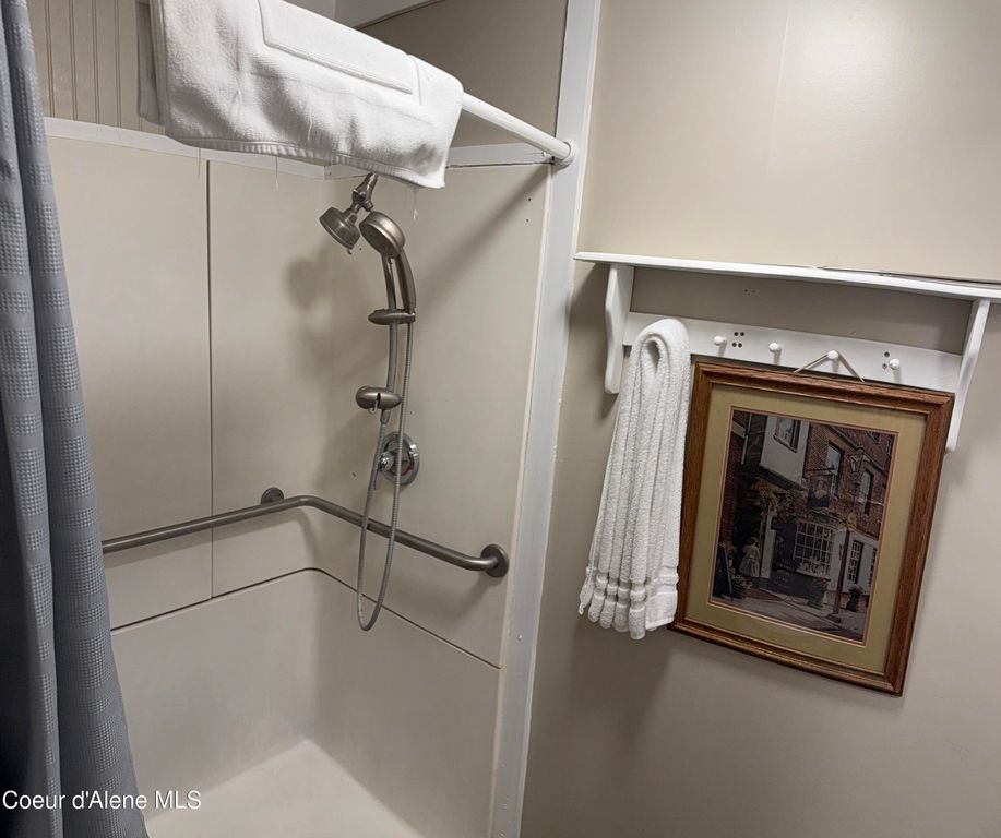 11776 N Hauser Lake RD, SPC 6, Hauser, ID 83854 photo 17