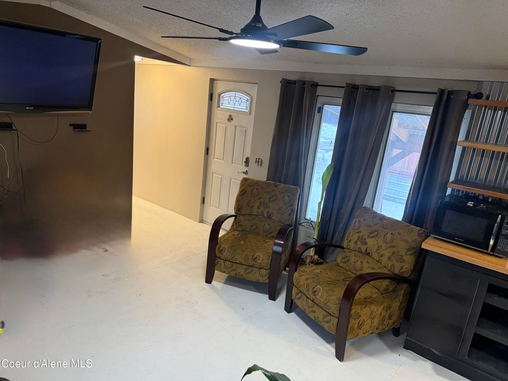 11776 N Hauser Lake RD, SPC 6, Hauser, ID 83854 photo 2