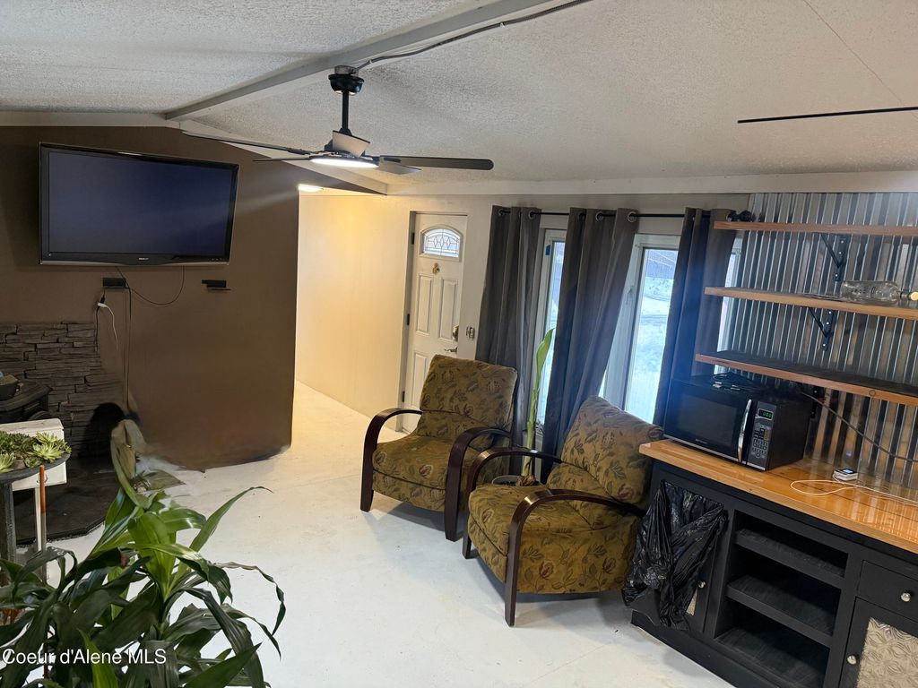 11776 N Hauser Lake RD, SPC 6, Hauser, ID 83854 photo 3