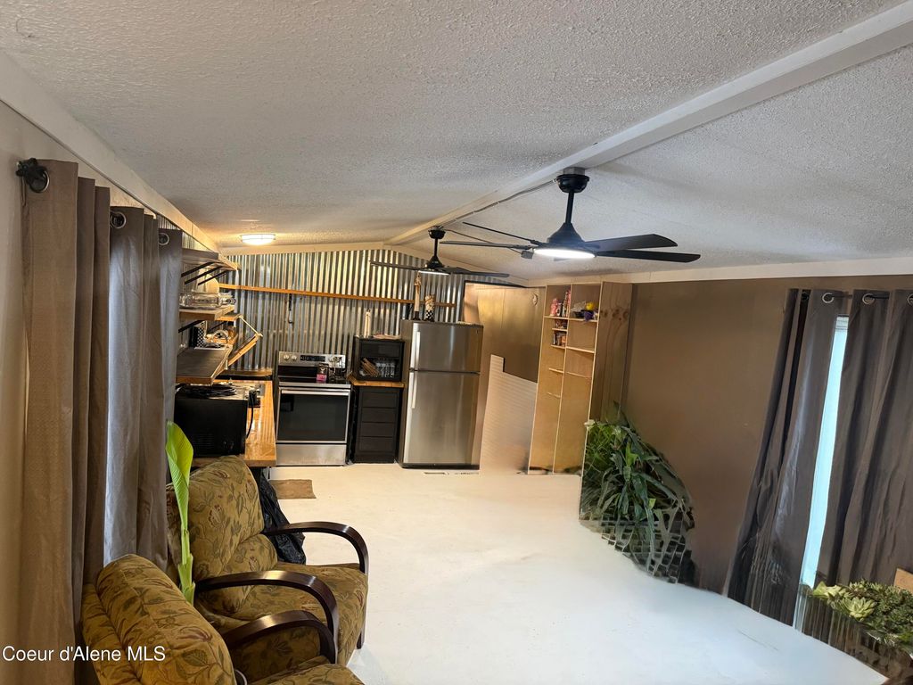 11776 N Hauser Lake RD, SPC 6, Hauser, ID 83854 photo 5