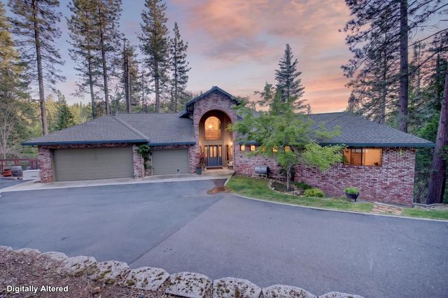 1914 War Hawk Way, Arnold, CA 95223